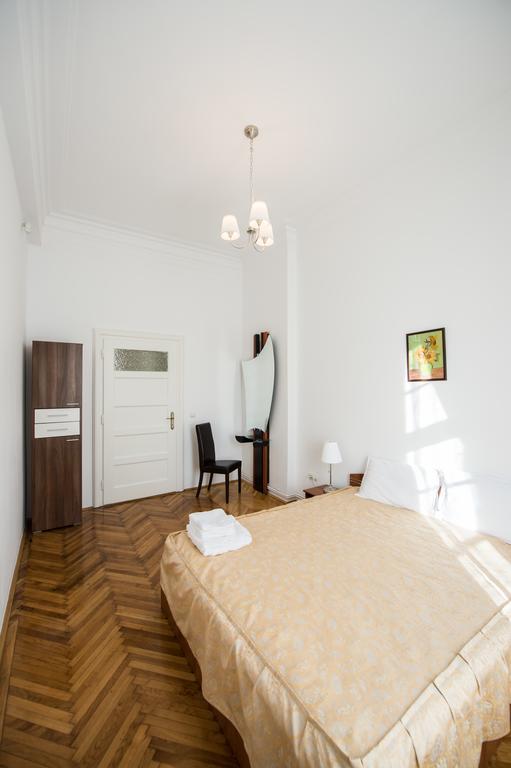 Old City Mary Apartment Brasov Bagian luar foto