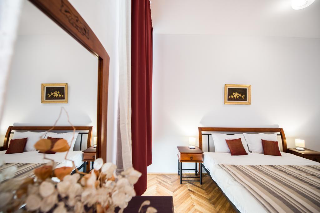 Old City Mary Apartment Brasov Bagian luar foto