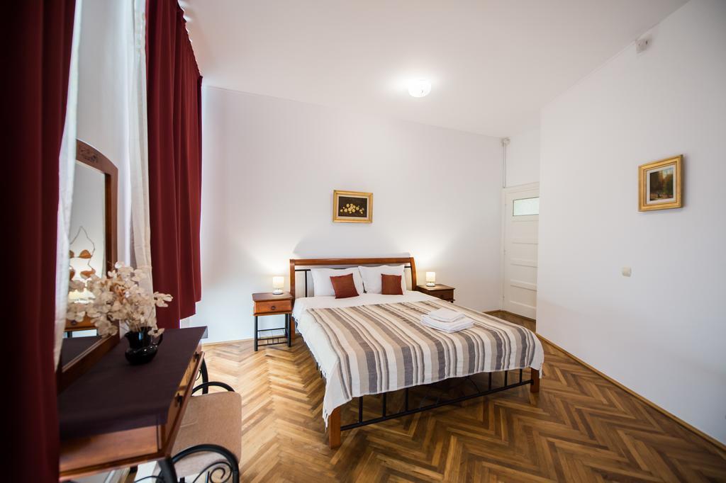 Old City Mary Apartment Brasov Bagian luar foto