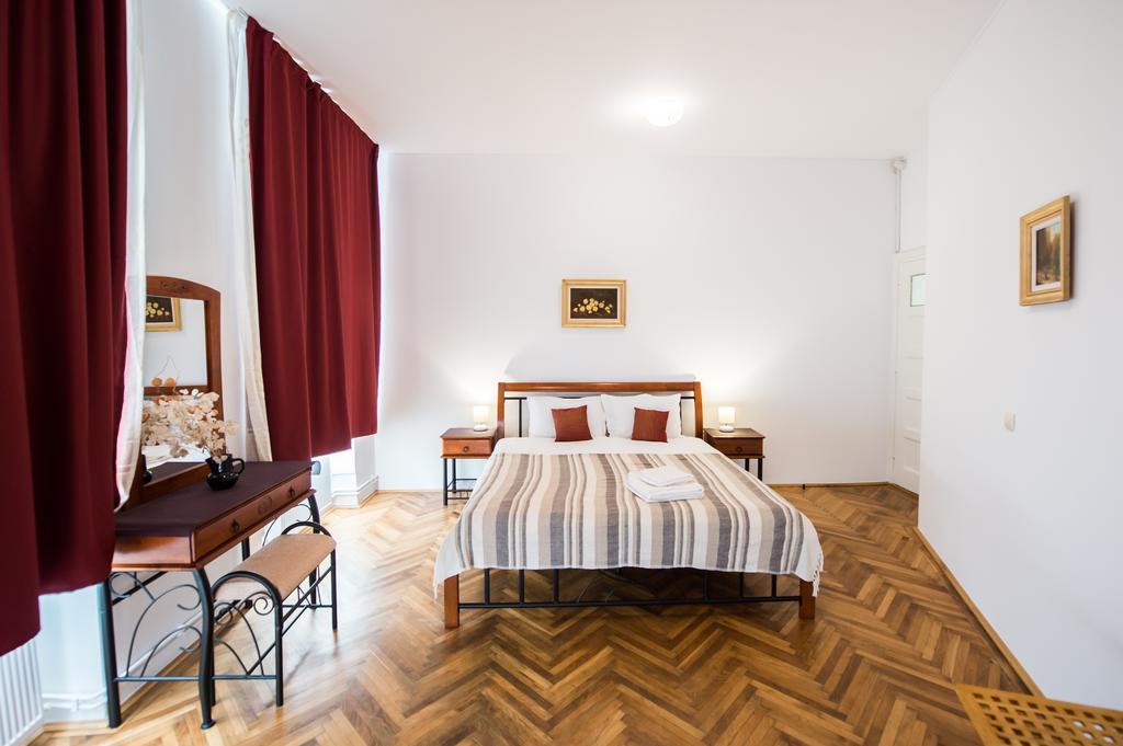 Old City Mary Apartment Brasov Bagian luar foto